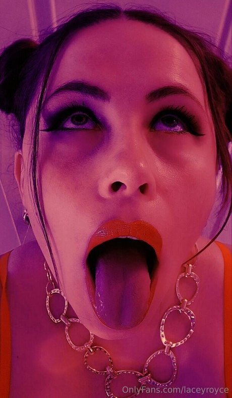 laceyroyce Quick model image