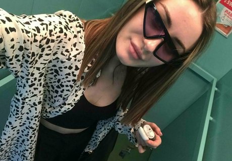 yanasugarr model top archive