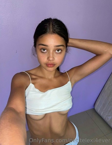 Petitelexi4ever hd model pic