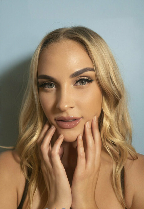 emmranna pornstar top image