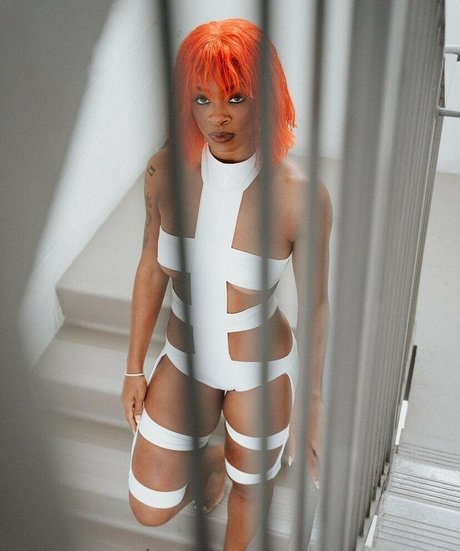 Ari Lennox star nudes pic