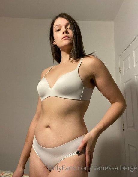 Vanessa Berge model hot galleries