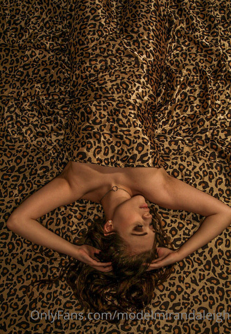 modelmirandaleigh naked star pictures