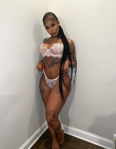 iampree art model pictures