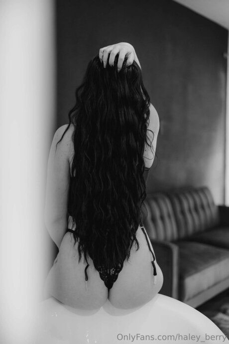 haley berry naked pornstar img