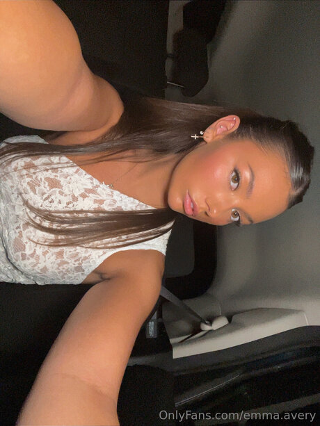 Emma Avery hd actress pic