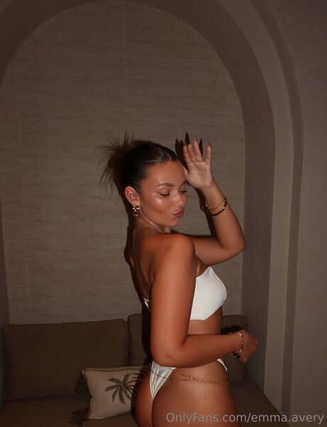 Emma Avery star high quality pictures