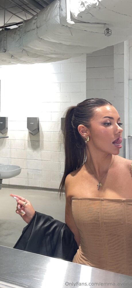 Emma Avery pornstar hd pics