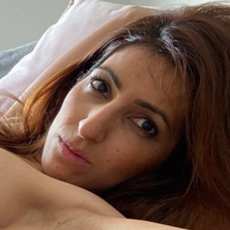 Leyla erotic model gallery