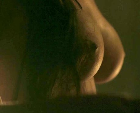 Yanna Lavigne star naked photo