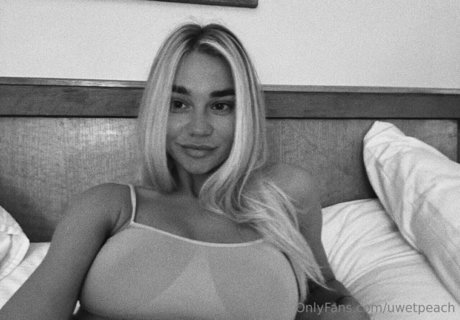 uwetpeach xxx pornstar archive