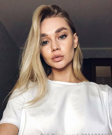 uwetpeach star sexy picture