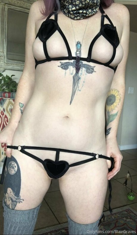 hotmessblair nude pornstar img