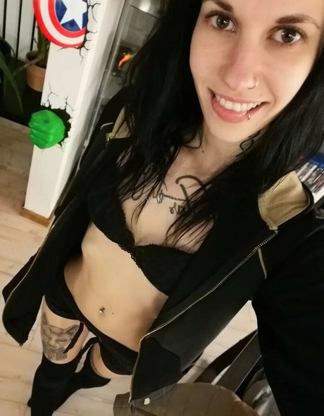 SkinnyBitch model best archive