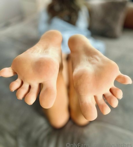 allysarches adult model pic