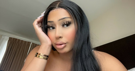 Alexistheedoll star porn images