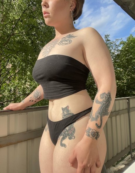 pollyyvla sexy actress photo