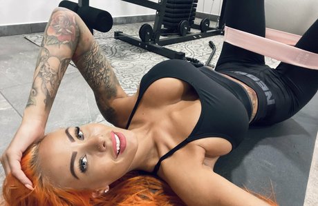 hotsierrarossie naked model pictures