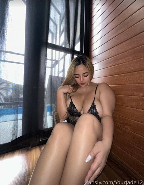 jade12 nice actress pic