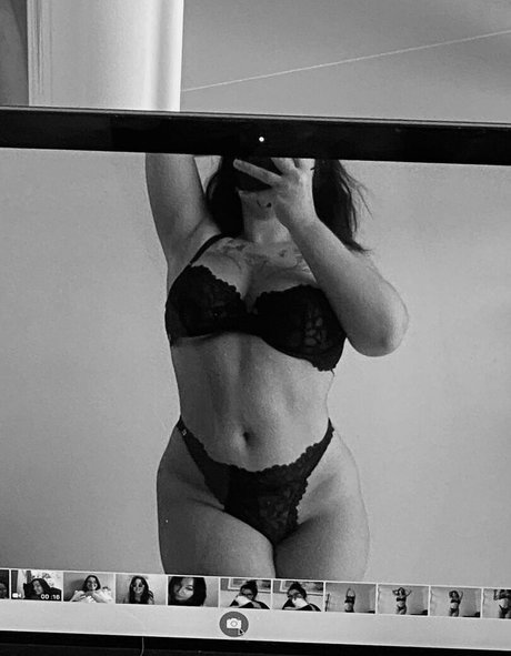 Badgalantii hd model galleries