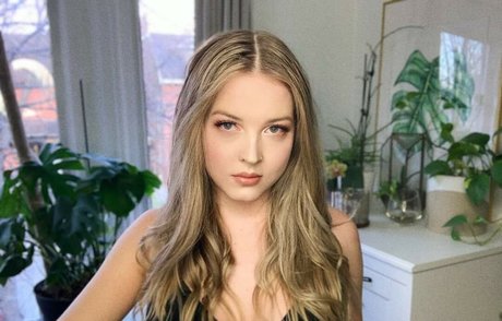 Maya V Henry pornstar nice archive