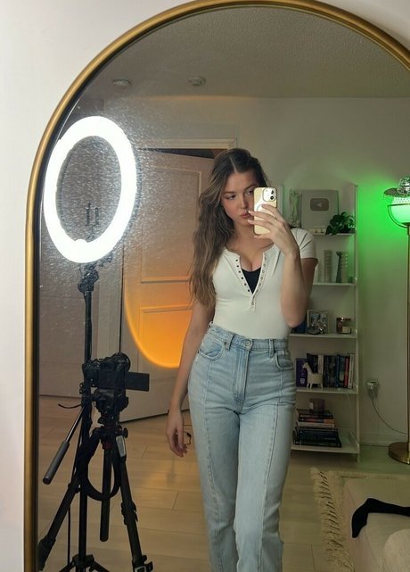 Maya V Henry perfect actress picture