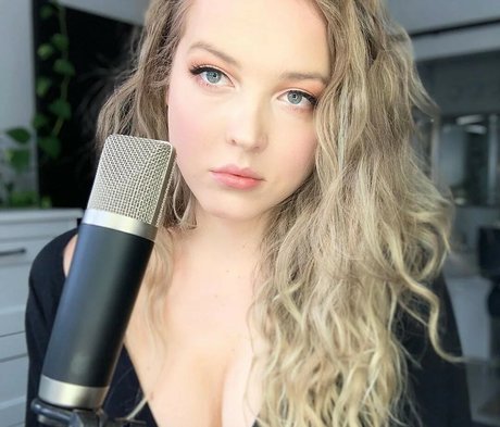 Maya V Henry pornstar nudes img