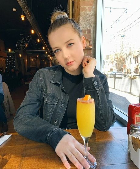 Maya V Henry top actress archive