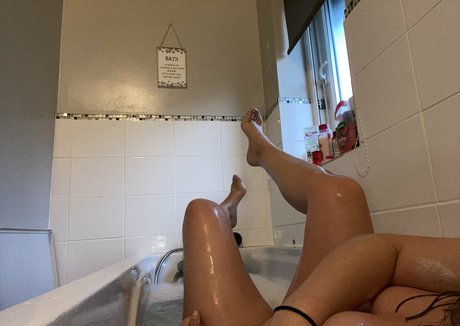 dropdeadfeet pretty actress gallery