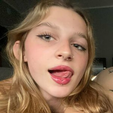 freyarey model photo