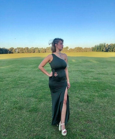 Abbylamaison beautiful actress image