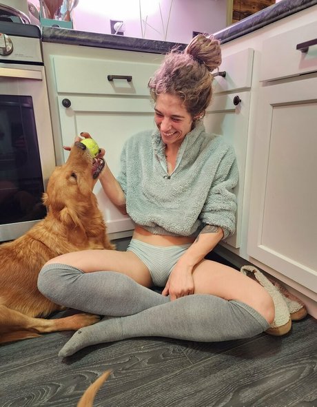 yourmomgoestocollege1980 model perfect pic