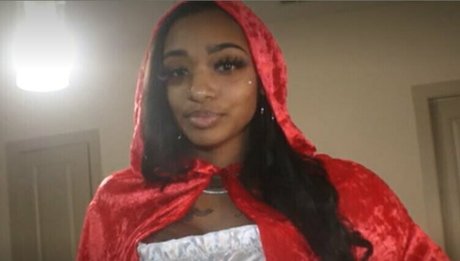 bigmfyellaa model sexy photo