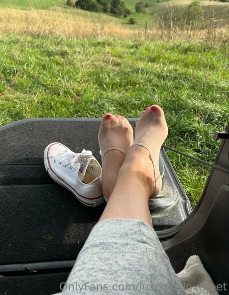 lusciouslovefeet pornographic star photos