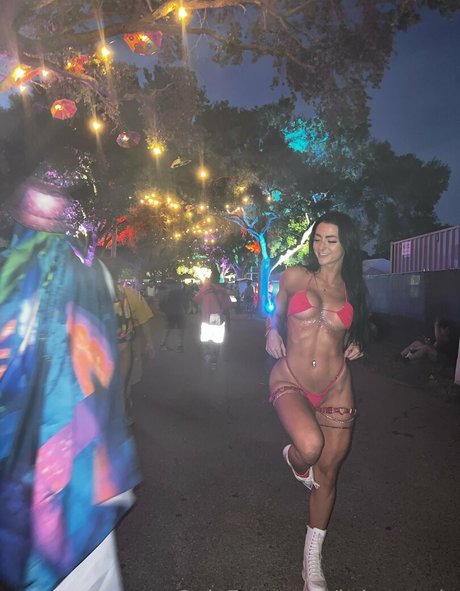 brieamarie art model img