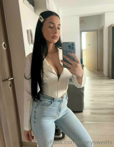 roseysweets star adult photo