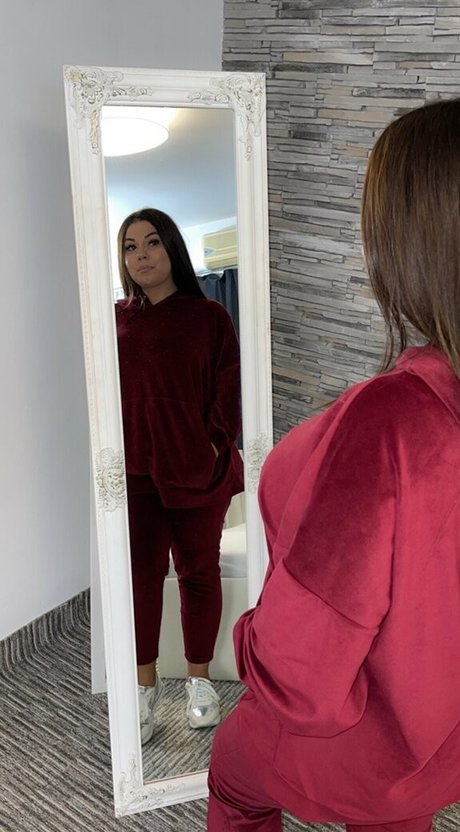 ariamoreu star hd pics