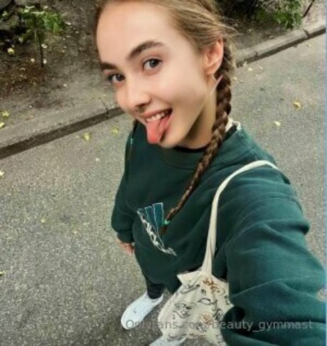 yoga onlyfans hot sexy picture