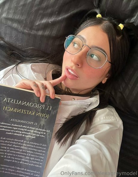 zoelushmodel art star archive