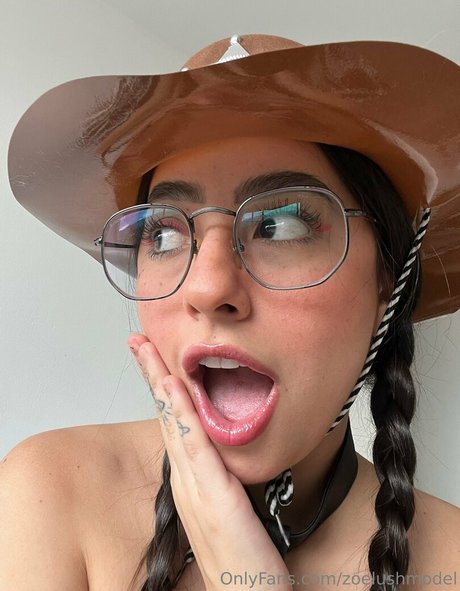 zoelushmodel model pretty picture