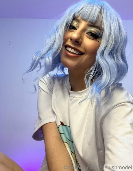 zoelushmodel nude star archive