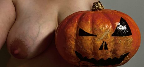 unorwegiankinkypregfree model hd photo