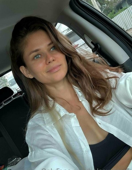 huge shemale onlyfans pornographic photo