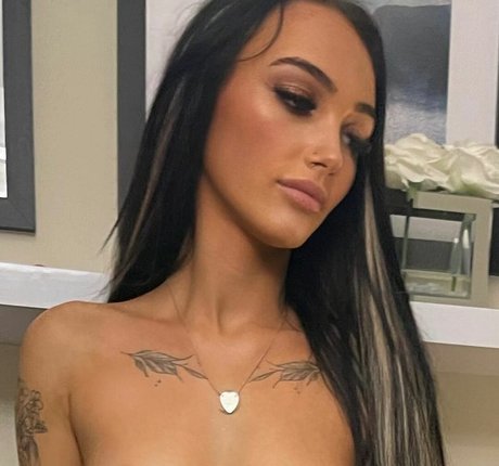 rhe elizabethxox art pornstar img