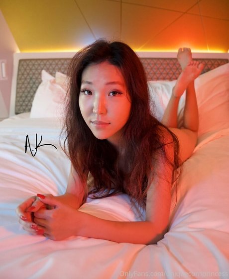 uniquecornprincess naked model pics