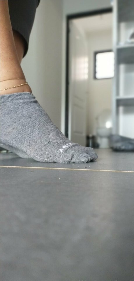 lila974974 erotic model image