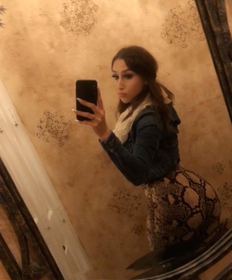 Chloe Flores beautiful pornstar images