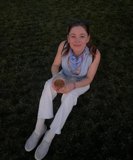 Mina Sundwall hot star photos