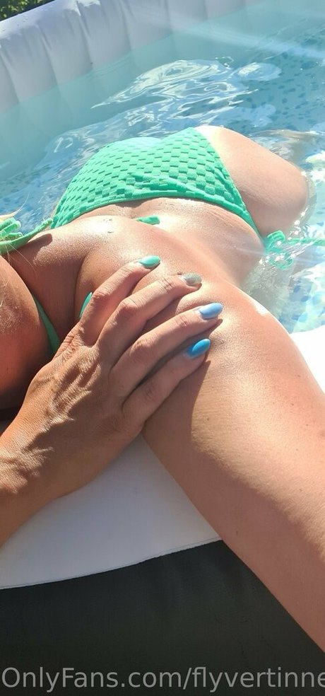 flyvertinnen model naked pictures