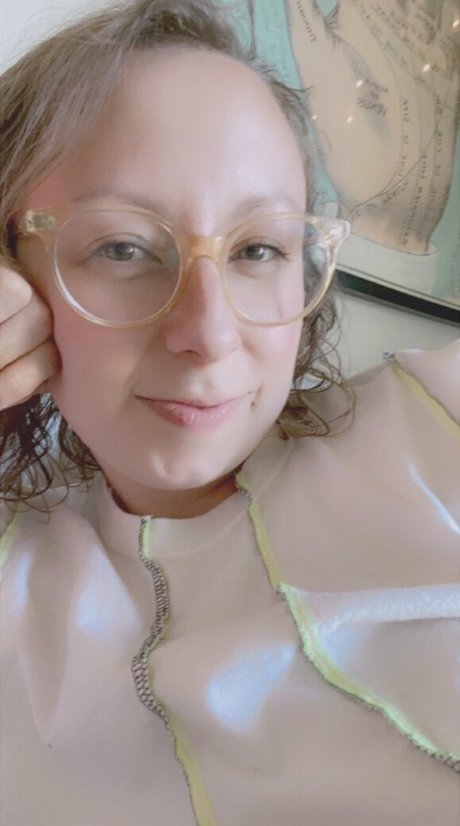 free coochie star nude pictures